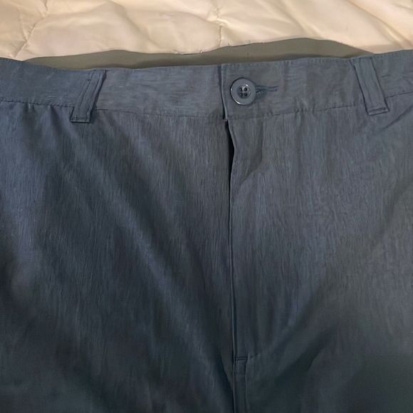 Like new Mountain & Isle men’s shorts - Picture 2 of 6